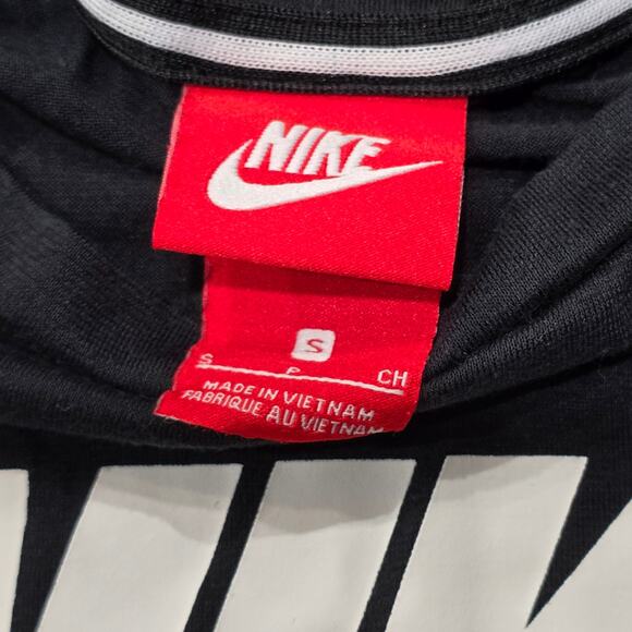 Nike Black & White Logo Crop Top Graphic Short Sleeve Shirt Women's Size Small - Picture 3 of 6